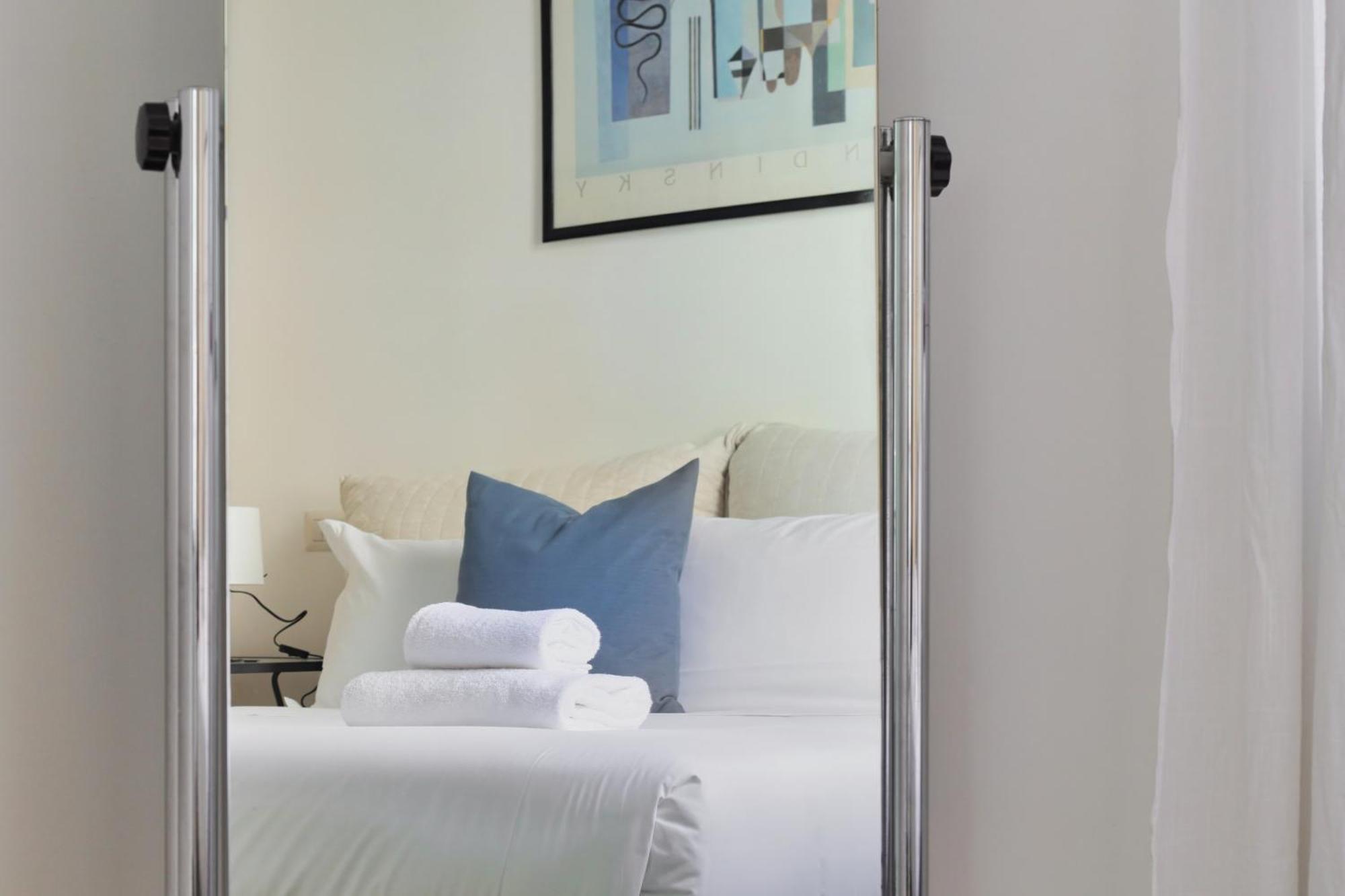 Just Urban Stays - Bright And Functional Apartment - Corso Genova Milano Dış mekan fotoğraf