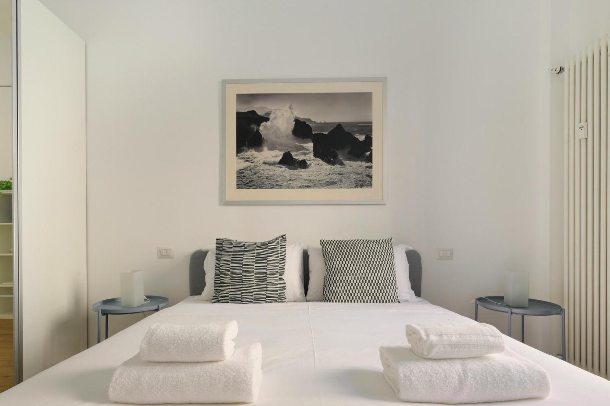 Just Urban Stays - Bright And Functional Apartment - Corso Genova Milano Dış mekan fotoğraf